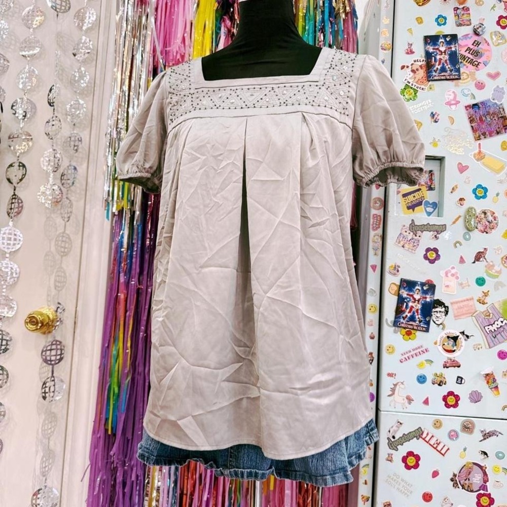 Y2K 2000s grey satiny bubble sleeve tee